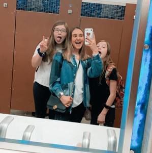 Meet your Posher, Alyssa